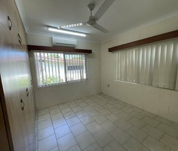 DUPLEX IN A CENTRAL LOCATION - Photo 2