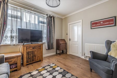 Hargood Road, London, SE3 - Photo 2