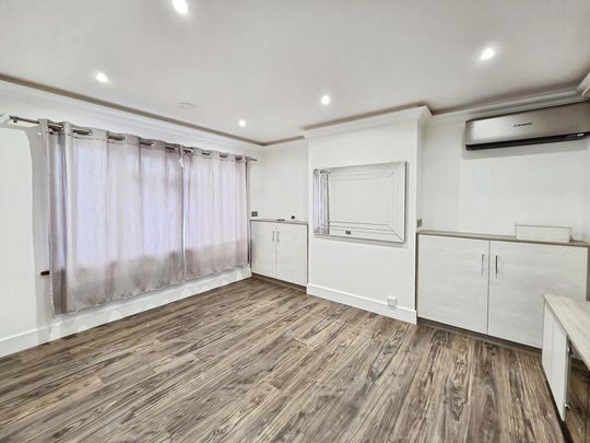 2 bedroom maisonette to rent - Photo 1