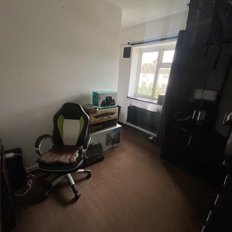 4 bedroom semi-detached house to rent - Photo 1