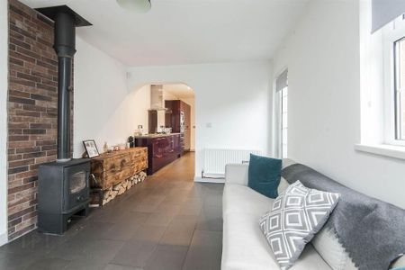 26 Connsbrook Avenue, Belfast, BT4 1JT - Photo 3