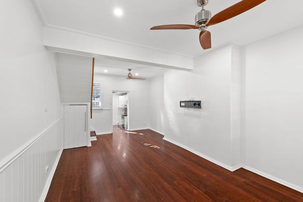 Renovated Inner-City Classic in Thriving Pyrmont Pocket - Photo 1