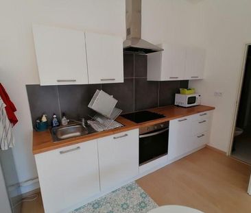 SAINT ERBLON, PLEIN CENTRE - Appartement T2 de 42 m² environ, au 3è... - Photo 4