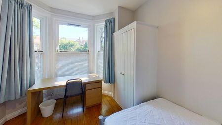 6 bedroom terraced house to rent - Photo 2