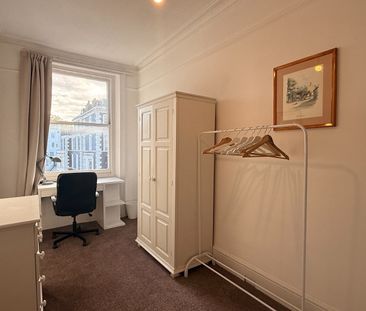 Room in a Shared Flat, Cromwell Road, SW7 - Photo 1