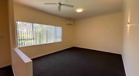 Ideal Family Living: 3 Bedroom Home in Sunnyvale - Photo 2