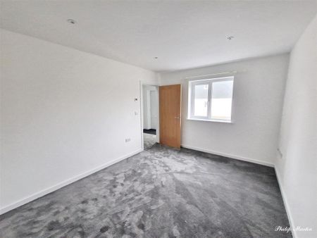 5 bedroom detached house to rent - Photo 3