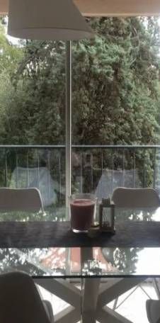 Deux pièces de 58m² avec jardin, balcon et parking - Photo 1