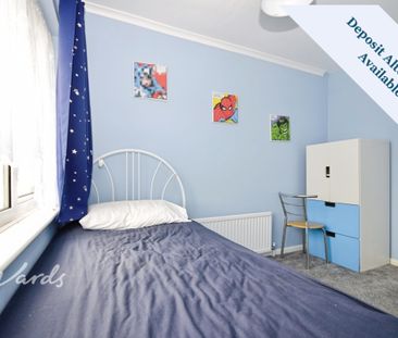 3 bedroom end of terrace house to rent - Photo 2