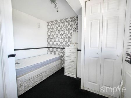 2 bedroom maisonette to rent - Photo 4