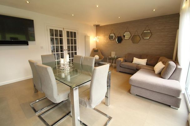 3 bedroom bungalow to rent - Photo 1