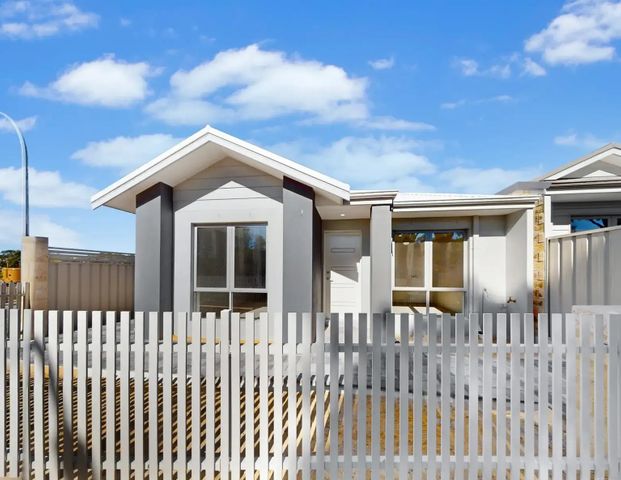 Coastal Living! - More photos coming soon - Photo 1