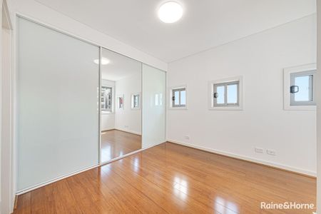 Stylish 2 Bedroom Apartment Moments from Parramatta CBD - Photo 2