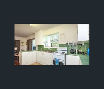 🏡 High-Set 3 Bedroom Home in Frenchville – Spacious Yard & Great Lo... - Photo 4