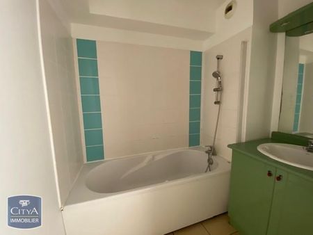Location Appartement 2 pièces 51m² LE TAMPON 97430 - Photo 4