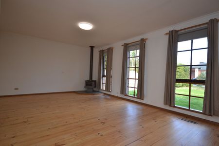 7 Acmena Ct Mill Park VIC 3082 - Photo 5