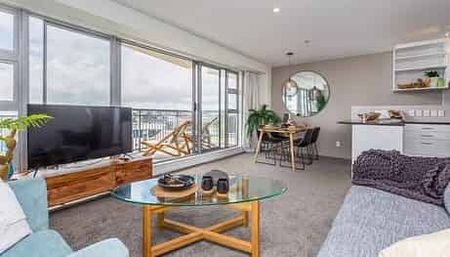 Sunny Corner 2-Bed | Fully Furnished | Avail 5 Dec - Photo 3