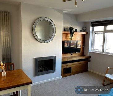 2 bedroom semi-detached house to rent - Photo 6
