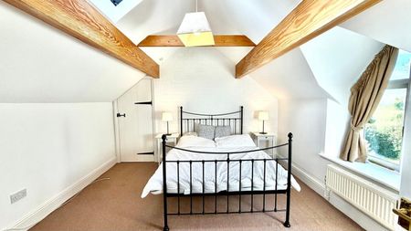 2 bedroom House To Let - Photo 2