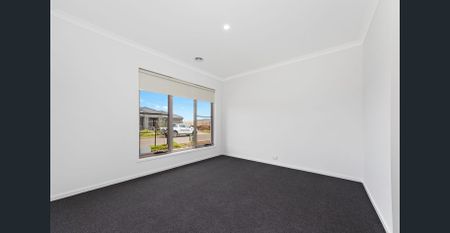 Near-New 3-Bedroom Gem in Prime Tarneit Location - Photo 3