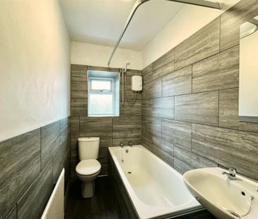 2 Bedroom End Terrace To Let - Photo 2