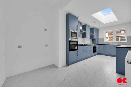 4 bedroom end of terrace house to rent - Photo 4