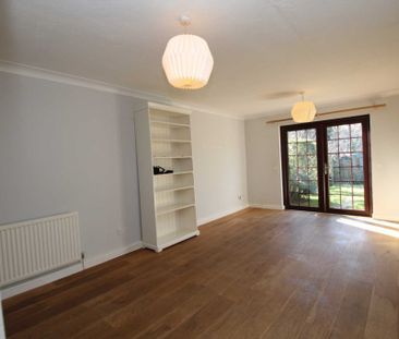 2 bed Semi-Detached for rent - Photo 3