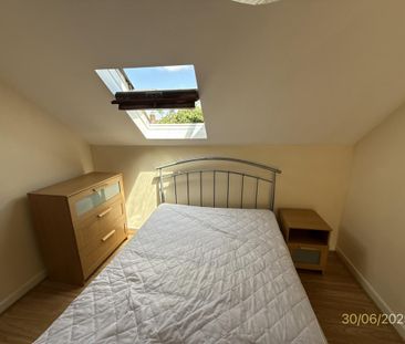 4 bedroom terraced house to rent - Photo 5