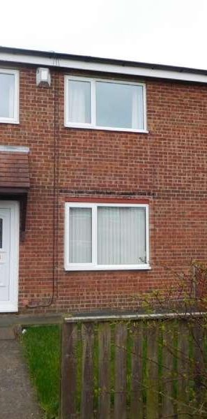 Kenton Rd, North Shields. . **great Family Home, NE29 - Photo 2