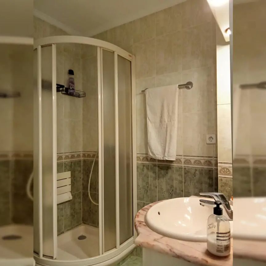 Room in a shared 4-bedroom apartment for rent in Pilar, all bills included, professionals and students only - Photo 1