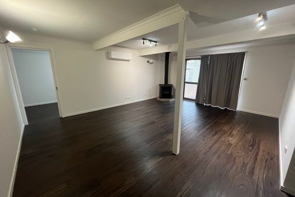 BEAUTIFUL 3 BEDROOM HOME! - Photo 1