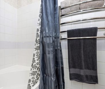 Location, Location! - Photo 3