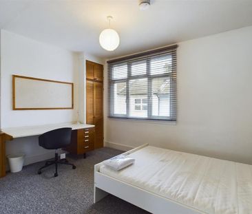 4 bedroom terraced house to rent - Photo 2