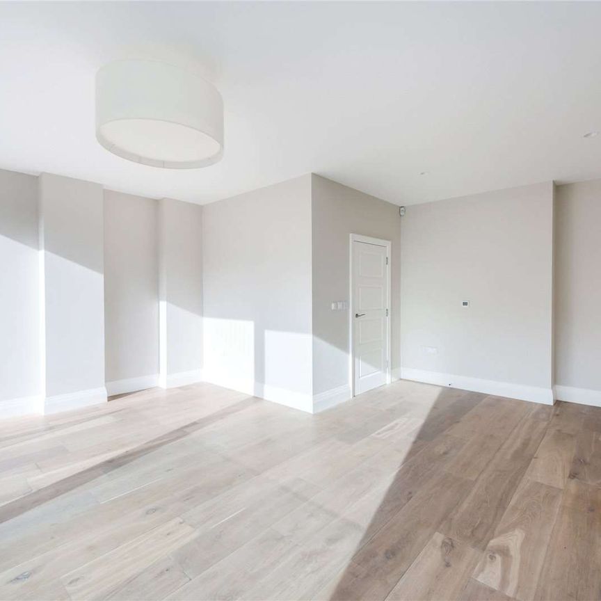 Mills Row, Chiswick, London, W4 5UP - Photo 1