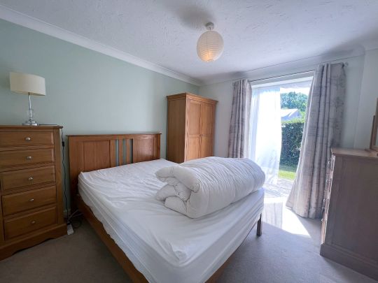 Tamworth Drive, Fleet, Hampshire, GU51 - Photo 1