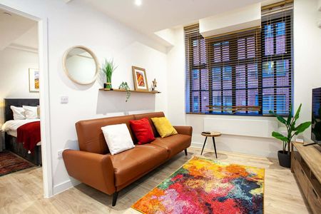 School Street - Photo 4