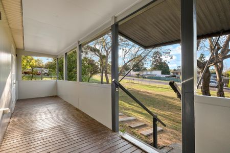 Modern 2-Bedroom Granny Flat with Spacious Yard! Water included! - Photo 5