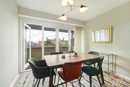 Porchester Square, Hyde Park, W2 - Photo 3