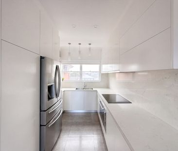 Neat Retreat with Water Views and Modern Elegance - Photo 4