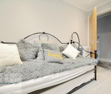 2 bedroom ground floor flat to rent - Photo 5