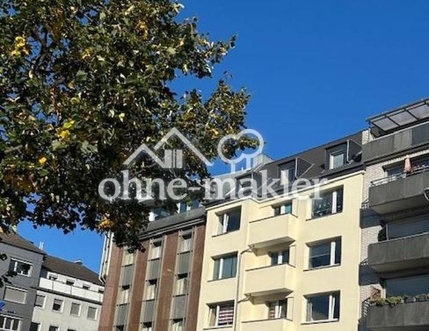 Sehr schöne 3 Zi. Wohnung mit Balkon in Düsseldorf Friedrichstadt am Kirchplatz - Photo 1