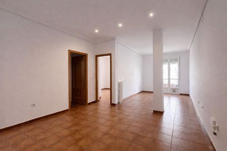3 room luxury Flat for rent in Madrid, Autonomous Region of Madrid - Photo 2