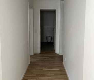 Liebevoll und modern sanierte Wohnung im Erstbezug! Erker, Fußboden... - Photo 1