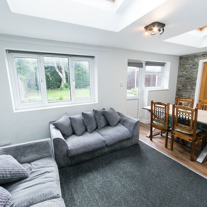 Ash Gardens, Headingley, Leeds - Photo 1