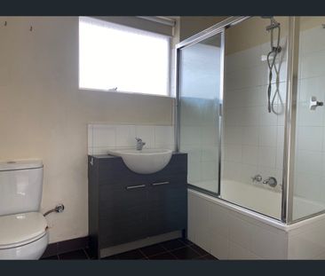 6/3 Hargreaves Crescent, Braybrook, Vic 3019 - Photo 3