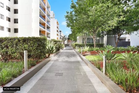 MGM MARTIN - TWO BEDROOM APARTMENT - Photo 5