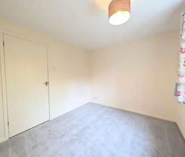 2 bedroom semi-detached house to rent - Photo 4