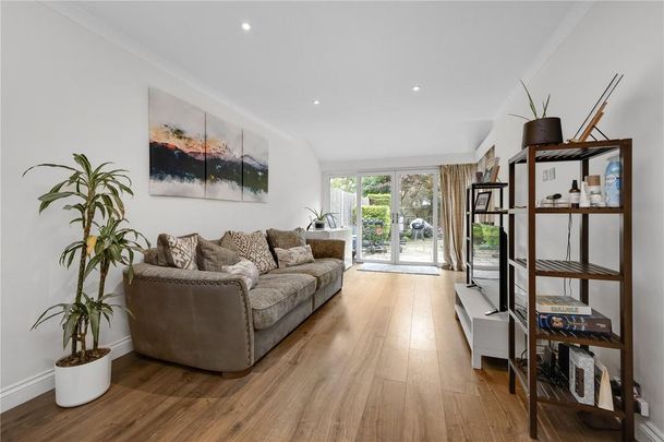 3 bedroom terraced house to rent - Photo 1