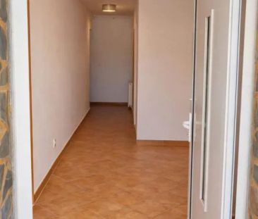 Spatiu generos de 140 mp, 3 camere si acces auto, Prejmer, Brasov - Fotografie 4