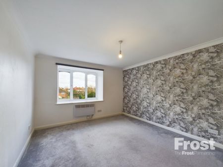 Missenden Gardens, Burnham,SL1 - Photo 2